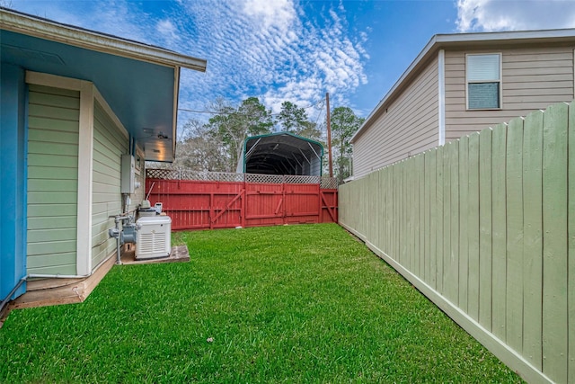 view of yard featuring fence