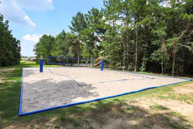 150 Cheswood Forest Dr, Montgomery, TX 77316 - view of property's community with volleyball court