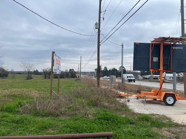 14212 Longstreet Rd W, Willis, TX 77318