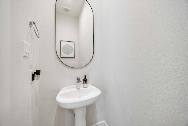 108 Knightsbridge Park Ln, Houston, TX 77018 - view of bathroom