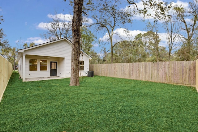 view of yard featuring cooling unit