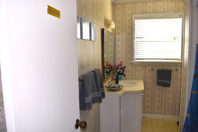 bathroom with vanity