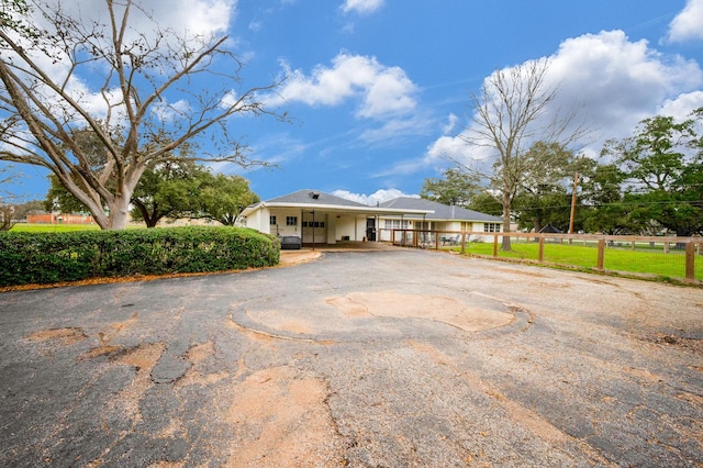 1133 Peebles St, Hempstead, TX 77445 - view of front of property featuring asphalt driveway