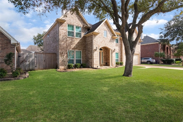 view of front facade with a front lawn