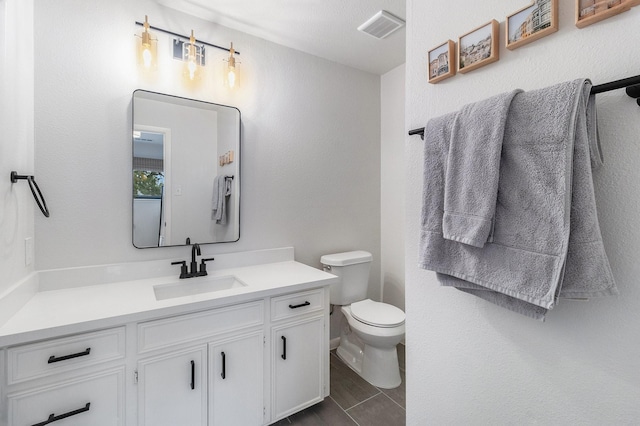 506 Fox Briar Ln, Sugar Land, TX 77478 - half bathroom with toilet and vanity