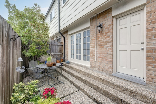 473 N Post Oak Ln Unit 473, Houston, TX 77024 - view of patio with fence
