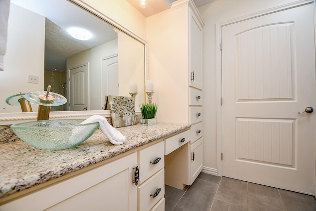653 Davis Rd, League City, TX 77573 - bathroom with vanity
