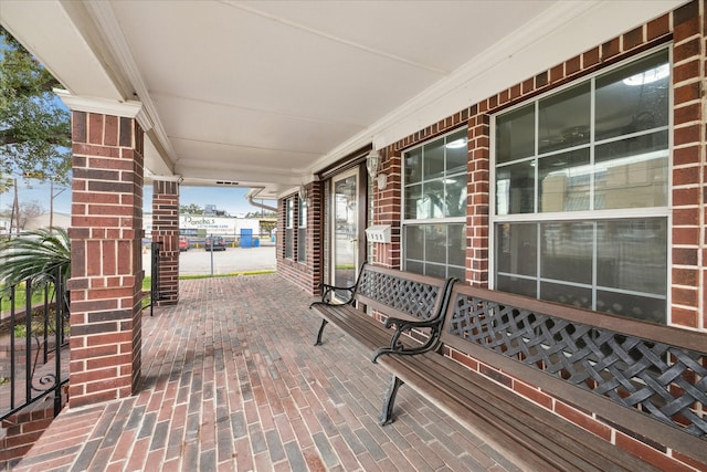 7828 Harrisburg Blvd, Houston, TX 77012 - view of patio / terrace