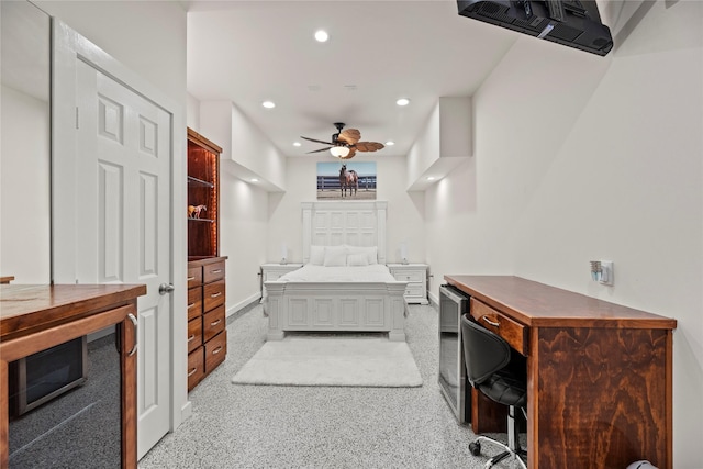 home office featuring beverage cooler, ceiling fan, baseboards, and recessed lighting