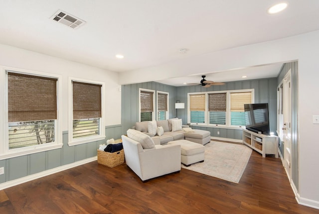 living room featuring dark wood-style floors, recessed lighting, visible vents, and ceiling fan