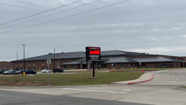 736 20, Cleveland, TX 77327