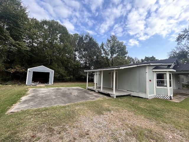 view of outdoor structure with an outdoor structure