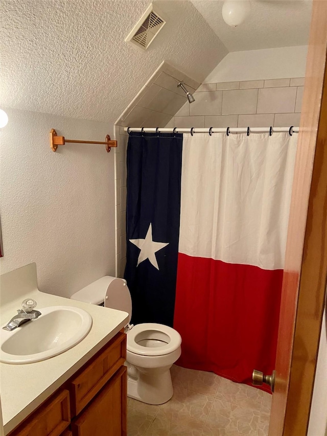 full bath with curtained shower, visible vents, toilet, a textured ceiling, and vanity