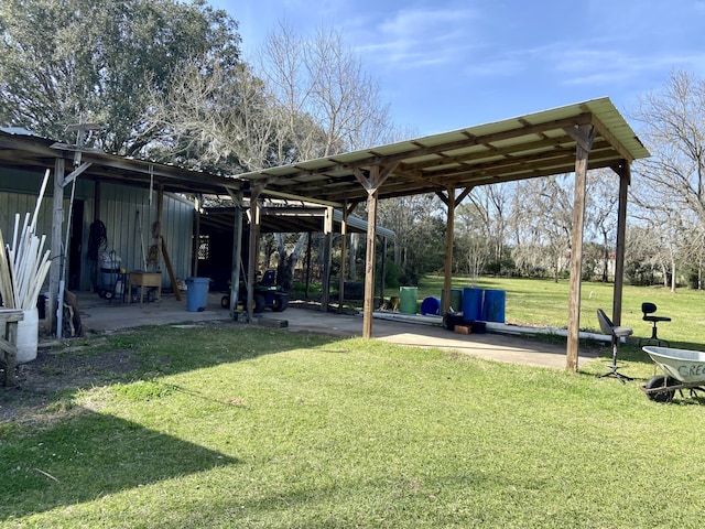 view of yard featuring a patio