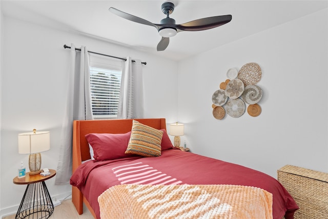 bedroom featuring a ceiling fan