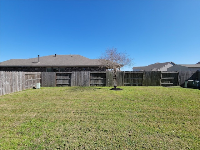 1904 Emerald Breeze Ct, Pearland, TX 77089 - view of yard with a fenced backyard