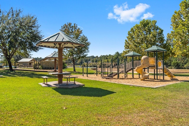 6464 Rolling Oak Dr, Montgomery, TX 77316