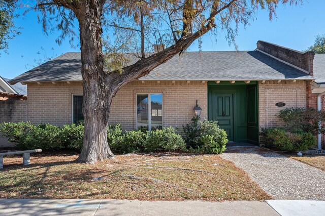 Listing photo 3 for 802 Dogwood Ln, Bryan TX 77802