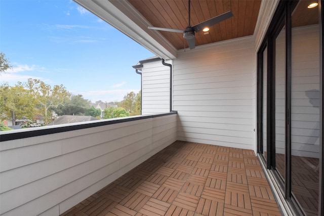 balcony featuring ceiling fan