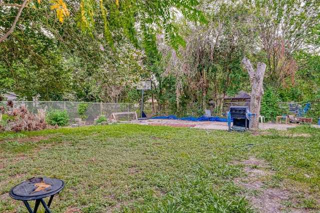 view of yard featuring fence