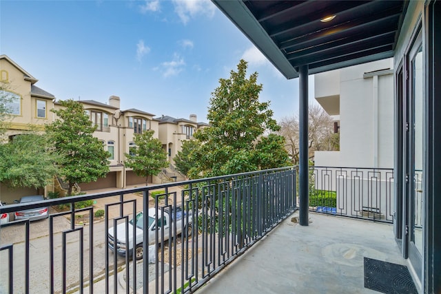 1016 Crocker St, Houston, TX 77019 - balcony with a residential view