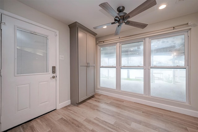 entryway featuring recessed lighting, baseboards, ceiling fan, and light wood finished floors