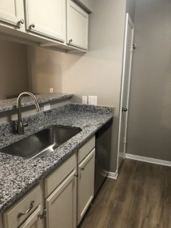 2402 Sycamore Ave Unit D8, Huntsville, TX 77340 - photo 10
