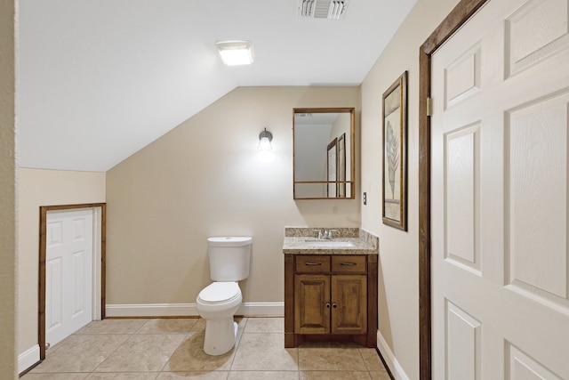 half bathroom featuring toilet, vaulted ceiling, visible vents, and baseboards