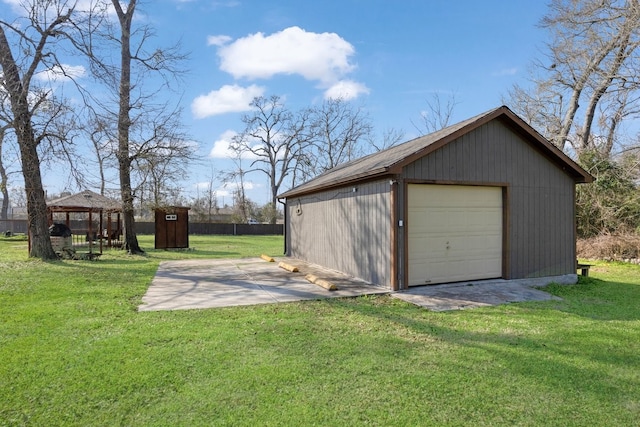 view of detached garage