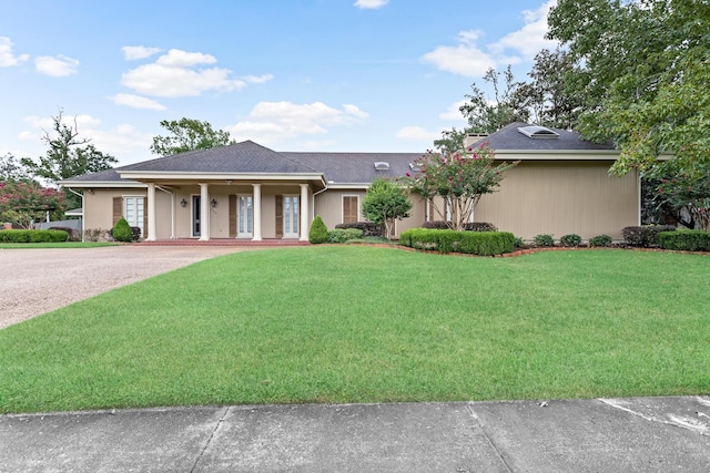 view of front of house with a front lawn