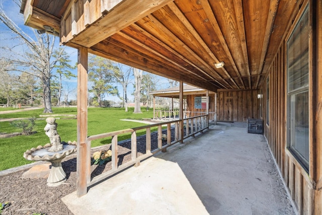 view of patio / terrace with covered porch