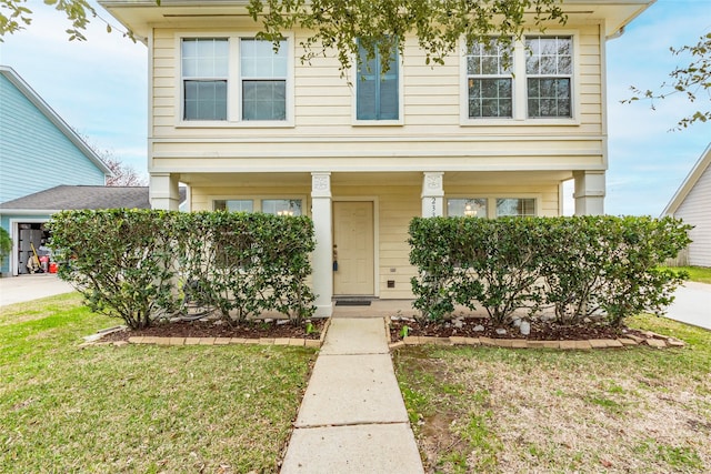 view of front of house with a front yard