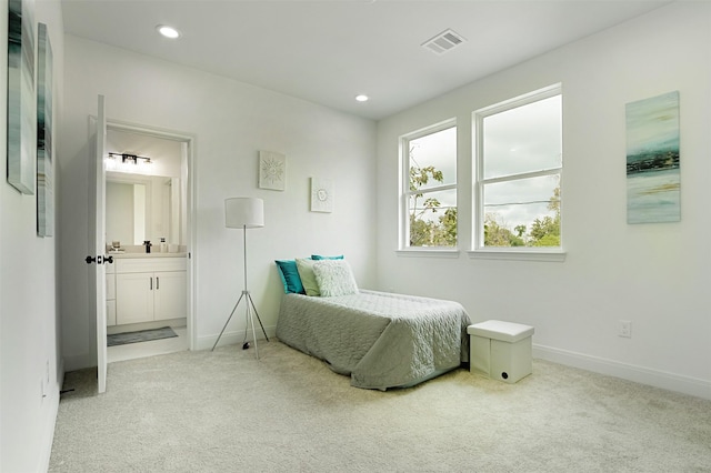 bedroom featuring carpet, visible vents, baseboards, and recessed lighting