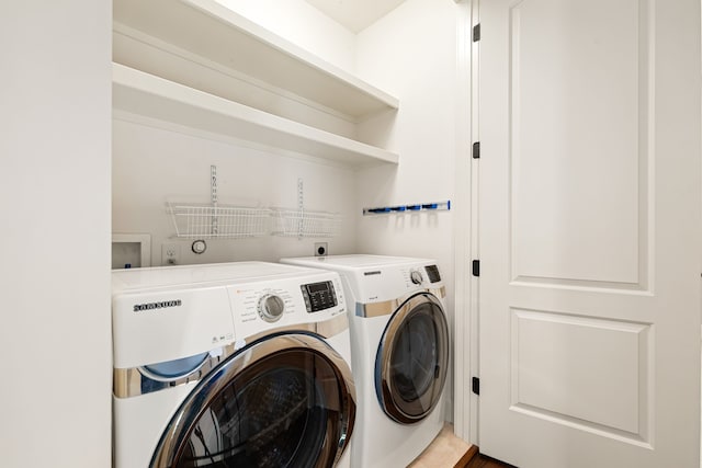506 Knox St, Houston, TX 77007 - washroom with washer and dryer