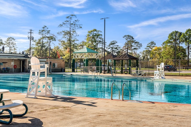 506 Knox St, Houston, TX 77007 - community pool with a gazebo