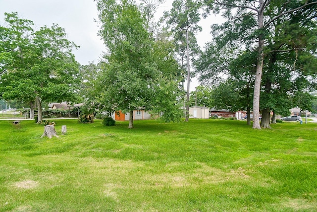 2626 Druid St, Houston, TX 77091 - view of grassy yard