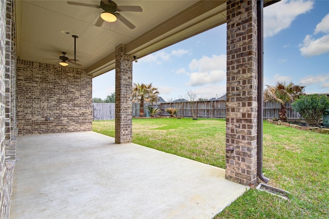 view of patio featuring a fenced backyard and ceiling fan