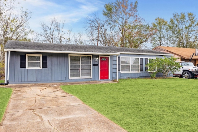 ranch-style house with a front yard