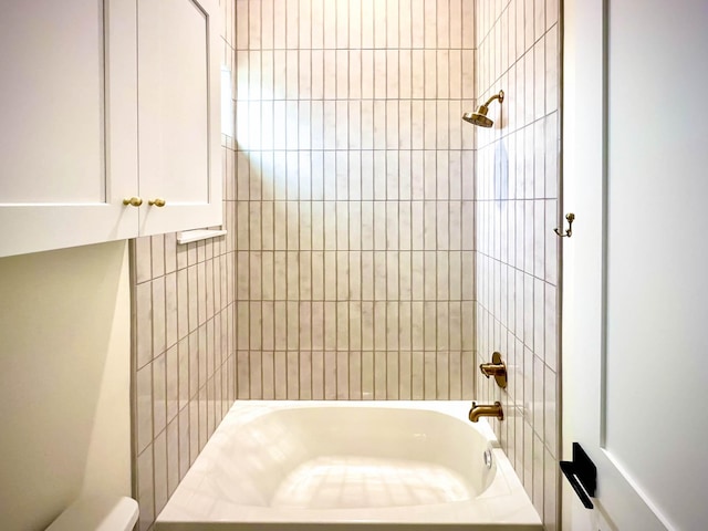 bathroom featuring shower / bathing tub combination