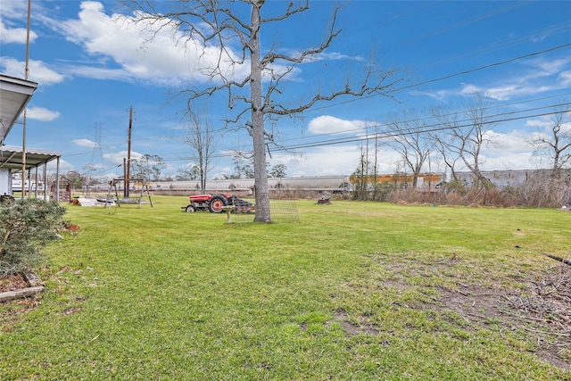 5826 Russell Ln, Baytown, TX 77521 - view of yard