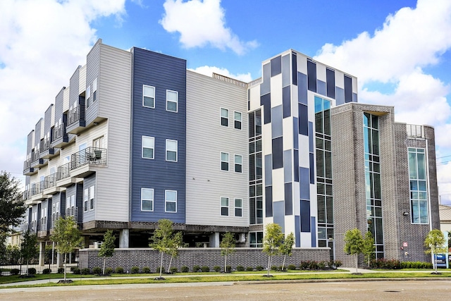 1011 Studemont St Unit 304, Houston, TX 77007 - view of building exterior