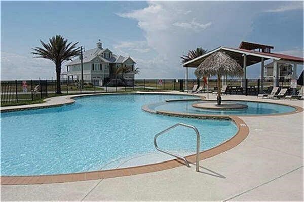 3827 Curlew Dr, Galveston, TX 77554 - photo 9