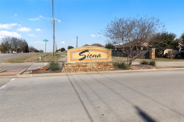 view of community / neighborhood sign