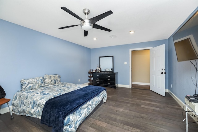 bedroom featuring recessed lighting, a ceiling fan, baseboards, and wood finished floors