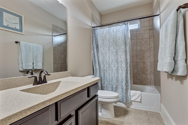 full bathroom featuring tile patterned flooring, baseboards, toilet, shower / bath combo with shower curtain, and vanity