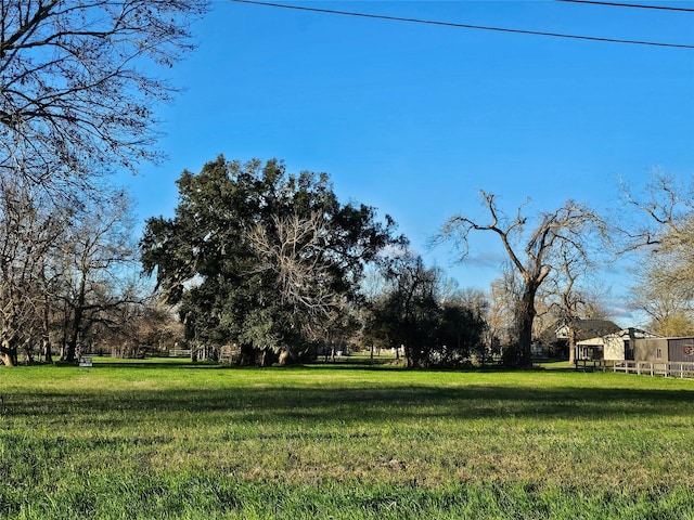 Listing photo 3 for 214/220 Stagecoach Trl, Angleton TX 77515