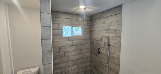 716 Alamo St, Rosenberg, TX 77471 - full bathroom featuring tiled shower and toilet