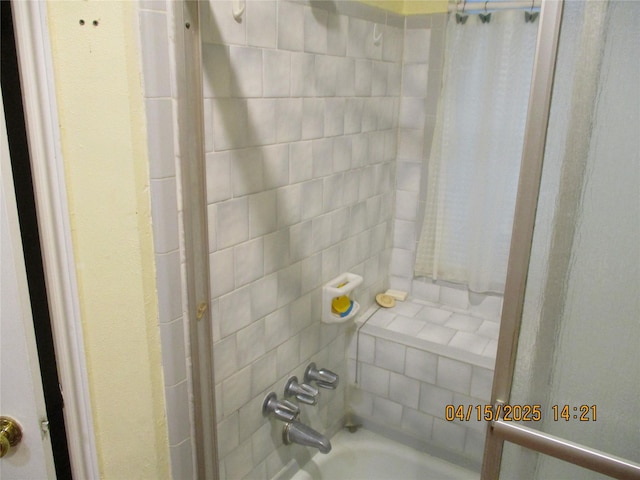 9427 Walnut Glen Dr, Houston, TX 77064 - full bath with shower / tub combo with curtain