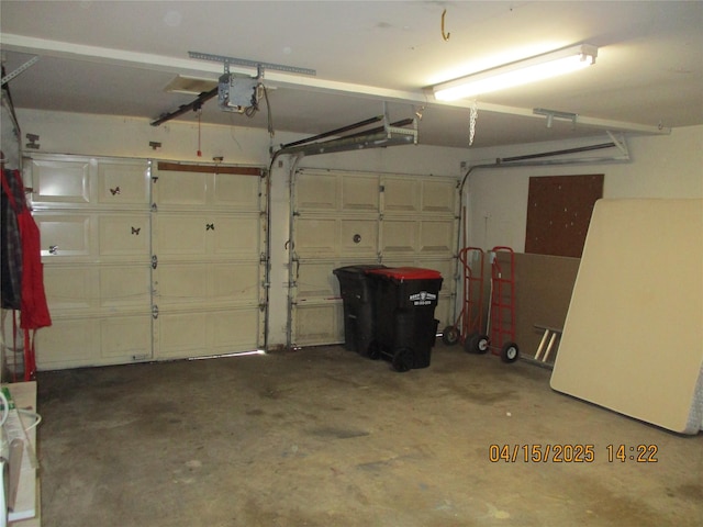 9427 Walnut Glen Dr, Houston, TX 77064 - garage with a garage door opener