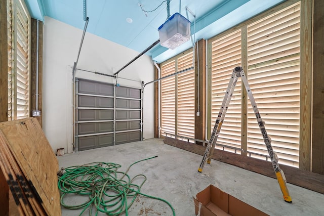 4411 Ranger Dr, Crystal Beach, TX 77650 - view of garage